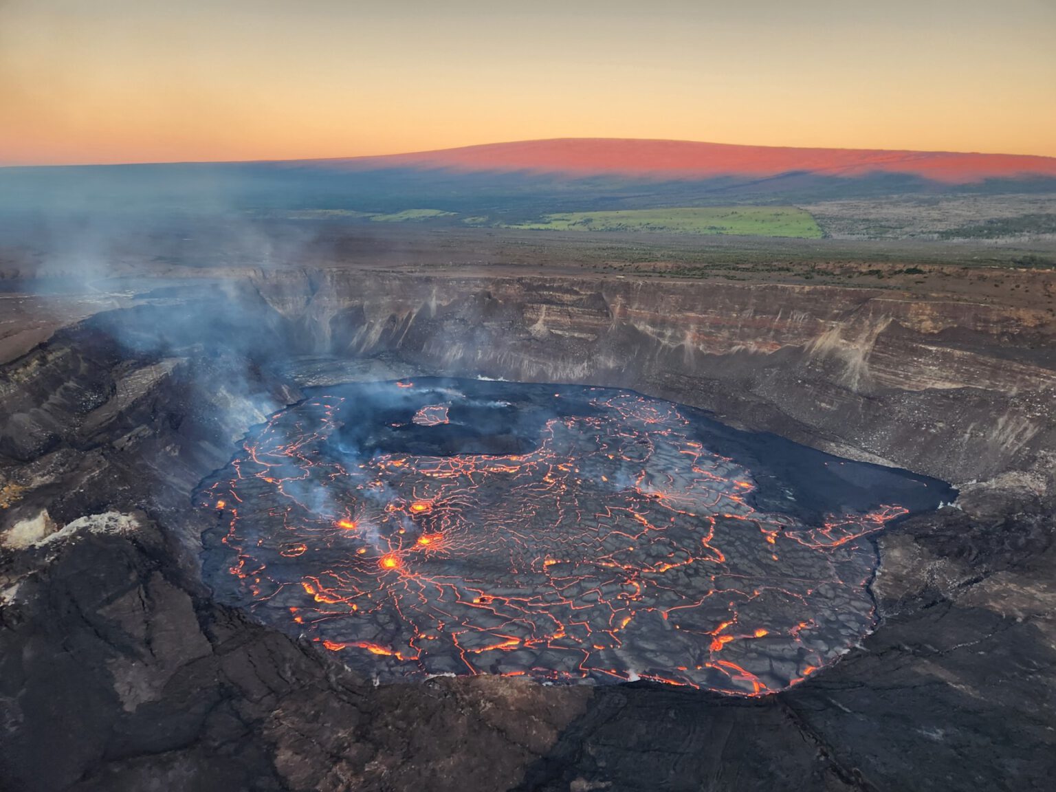 vulkan-kilauea-mit-lavasee-am-07-01-22-vulkane-net-newsblog