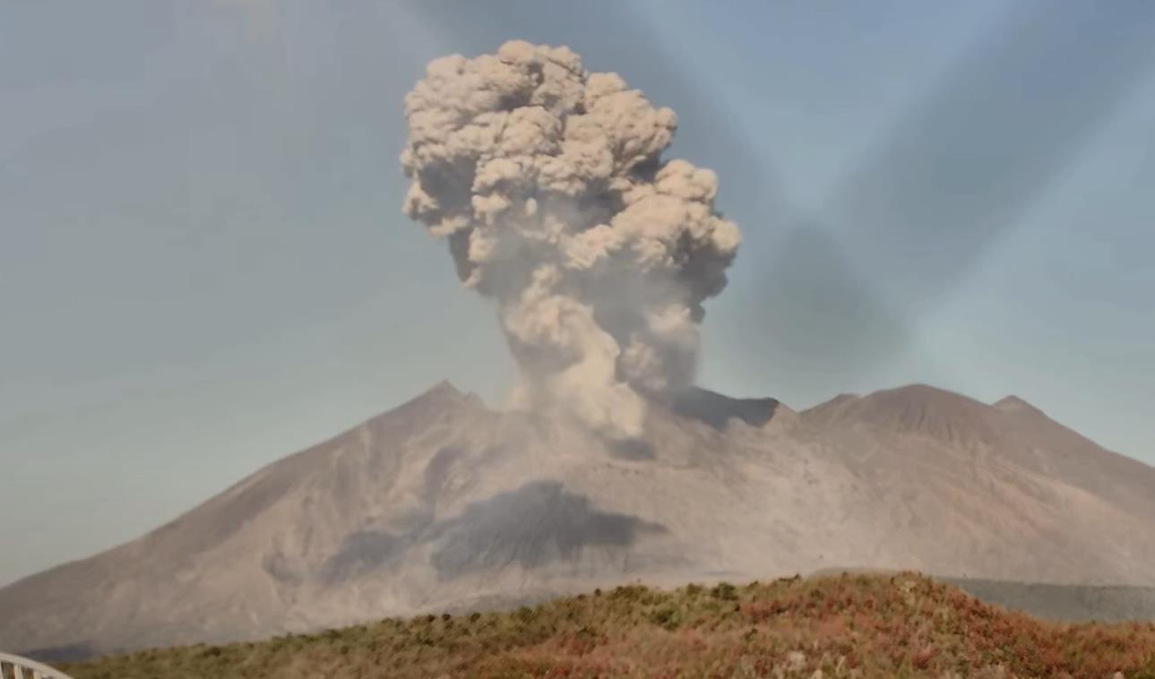 Sakurajima Eruptiert Aschewolke Am 17.10.23 - Vulkane Net Newsblog